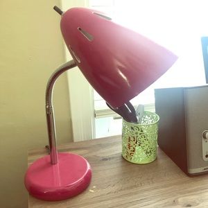 Desk lamp with bulb